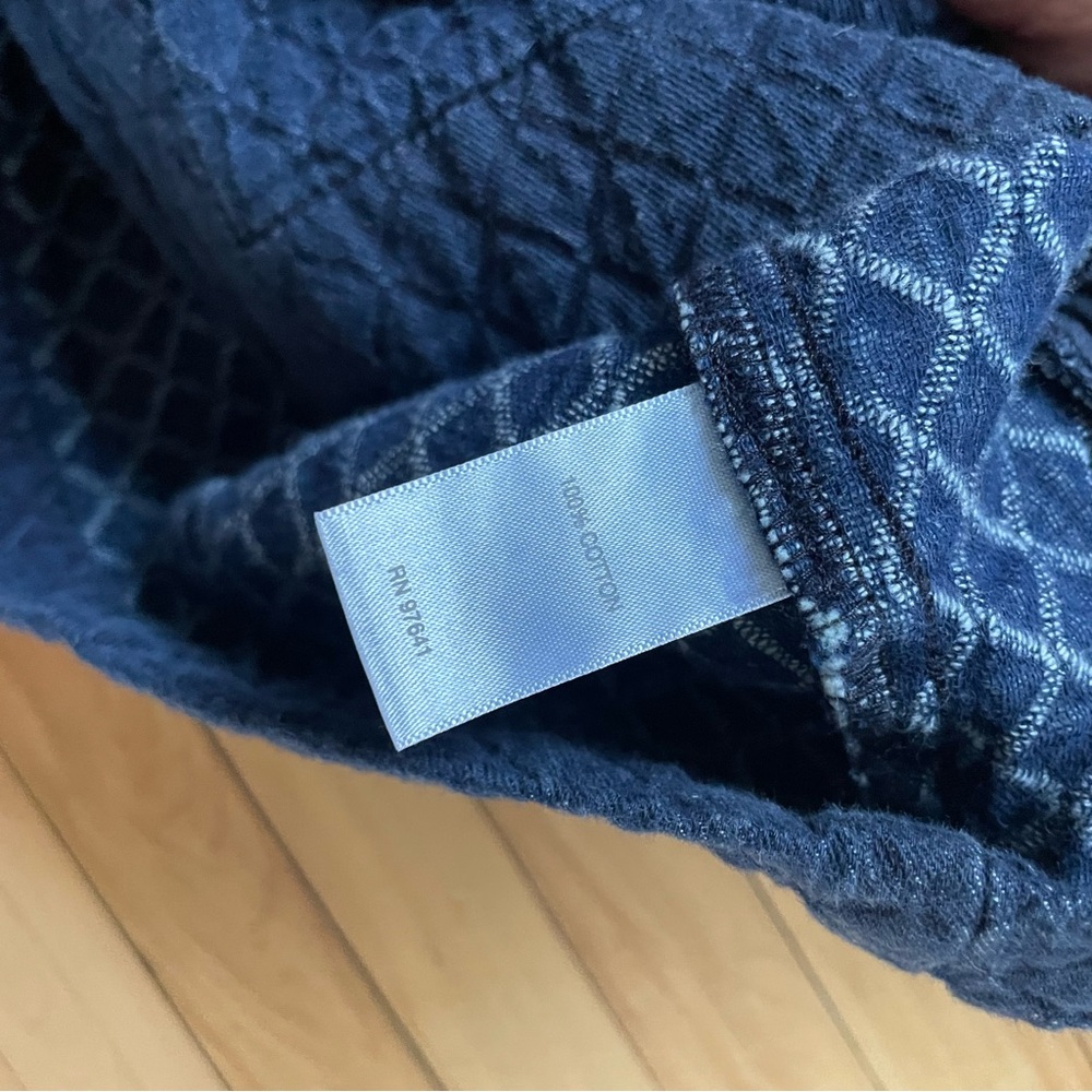 J Jill Indigo quilted style blue button up cardigan with pockets - Picture 9 of 9